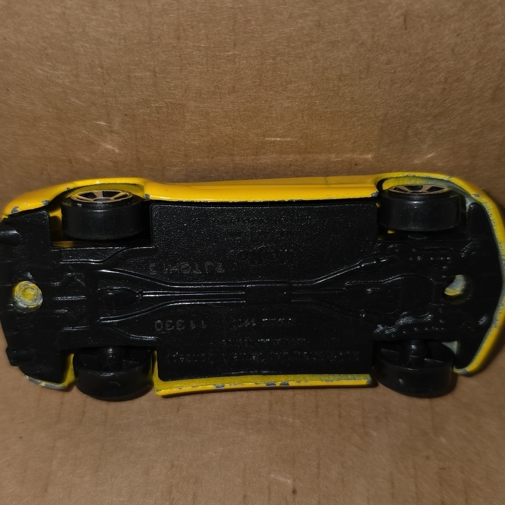 2006 Chevrolet Camaro Speedy Yellow Maisto - Picture 2 of 3